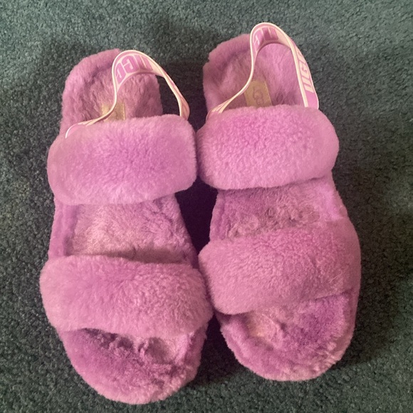 Authentic UGG SLIDES SZ 9 worn but in great shape 💜 - Picture 6 of 6